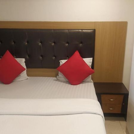 Hotel Palm Star Belapurpada Luaran gambar